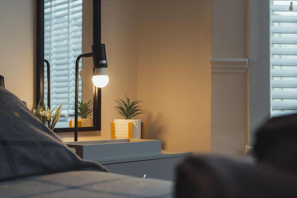 Ferienwohnung 1 Bed - Wifi - Pet Friendly - London Borough of Harrow Exterior foto