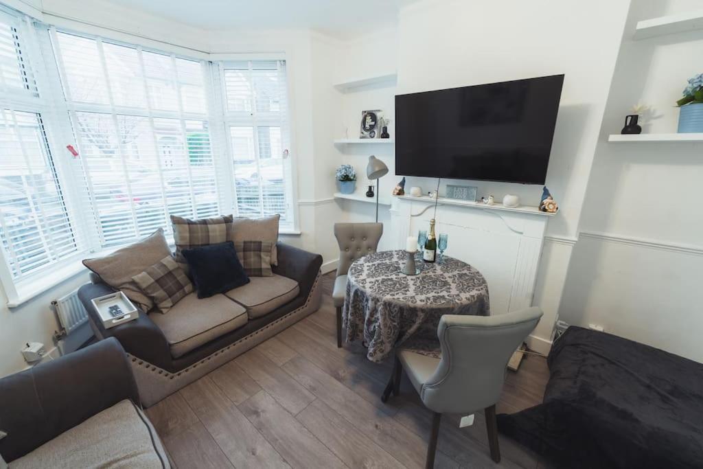 Ferienwohnung 1 Bed - Wifi - Pet Friendly - London Borough of Harrow Exterior foto