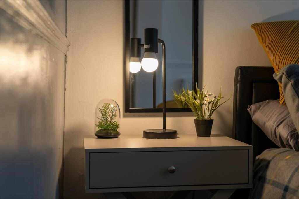 Ferienwohnung 1 Bed - Wifi - Pet Friendly - London Borough of Harrow Exterior foto
